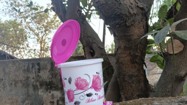 Plastic Pedal Dustbin & Desk Dustbin - Image 4