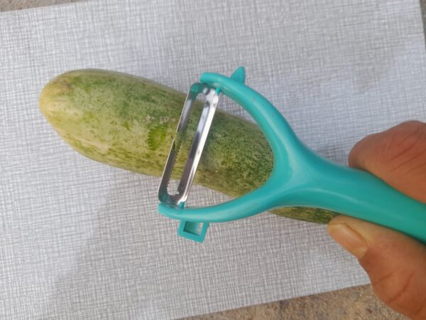 Vegetable and Fruit Peeler with Wooden Handle (1 Pc)