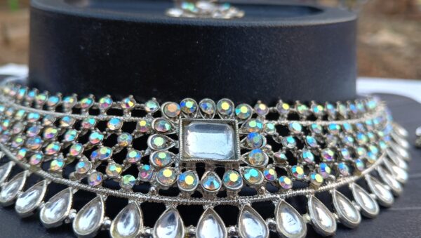 Diva Radiance Choker Set - Image 3