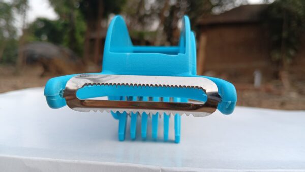 2 in 1 Vegetable & Fruit Multi Cutter 5 Blade Vegetable Cutter with Peeler - Image 3