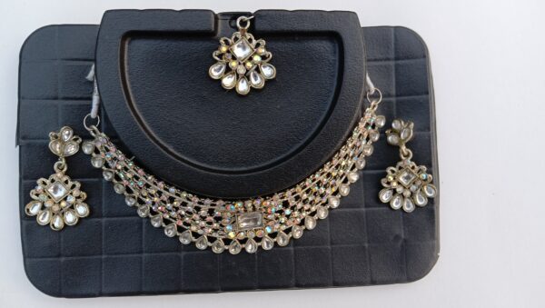 Diva Radiance Choker Set - Image 2