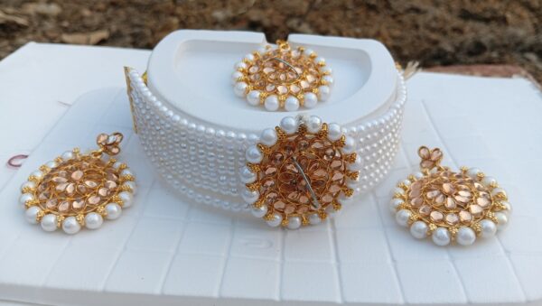Pearl Glow Kundan Choker Set